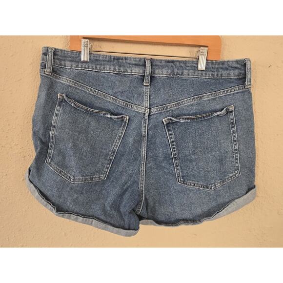 Old Navy Womens OG Straight Jean Shorts Blue Distressed Stretch, Size 20 Plus - Picture 4 of 6